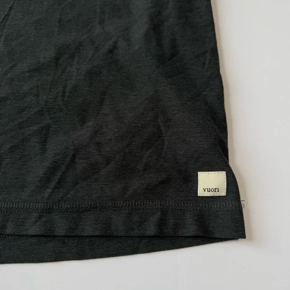 Vuori Strato Tech V-Neck Tee Charcoal Heather XL - Picture 4 of 9